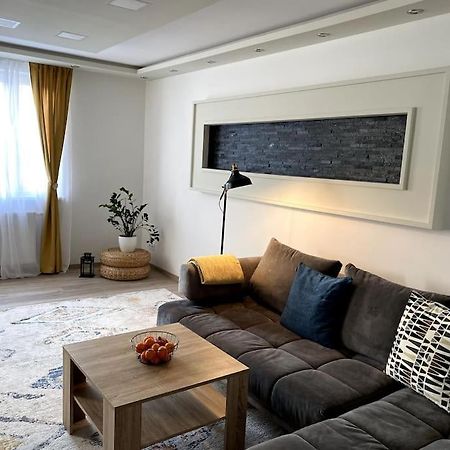 Gemuetliche Wohnung In Ottakring Bécs Kültér fotó