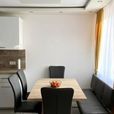 Gemuetliche Wohnung In Ottakring Bécs Kültér fotó